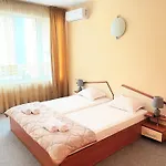 Family House Cherry 3*