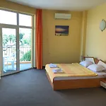 Family House Cherry 3*