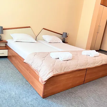 Къща за гости Family House Cherry Несебър