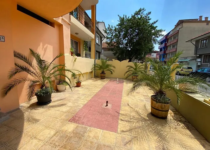 Family House Cherry 3*