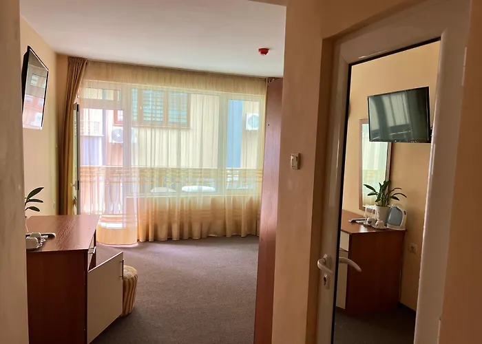 Family House Cherry 3* Несебър