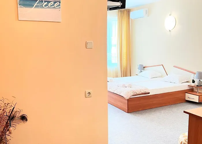 Family House Cherry 3* Несебър