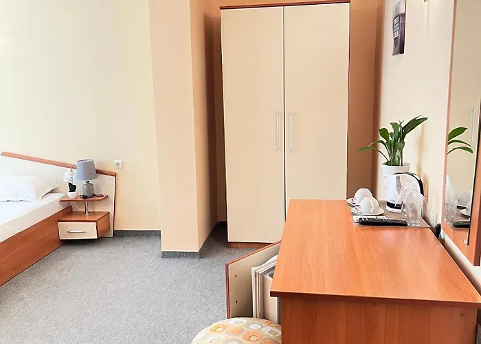 Family House Cherry Къща за гости