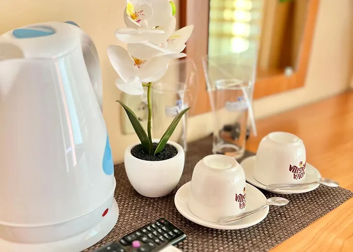 Family House Cherry Къща за гости Несебър