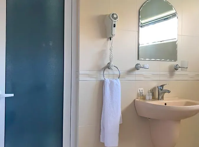 Family House Cherry Къща за гости