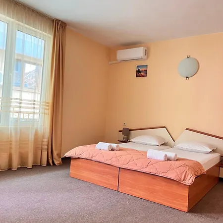 Family House Cherry Guest house *