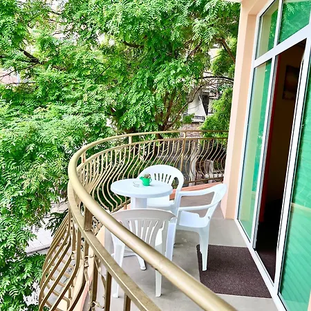 Family House Cherry 게스트하우스 3*