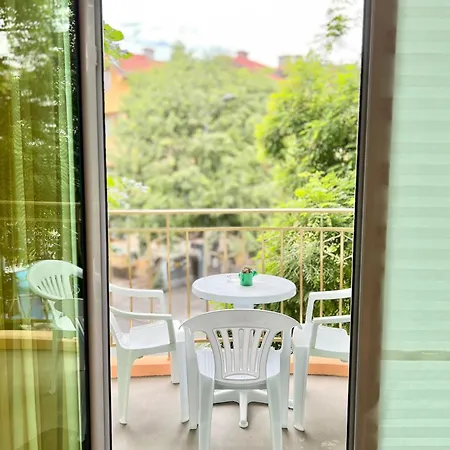 Guest house Family House Cherry *
