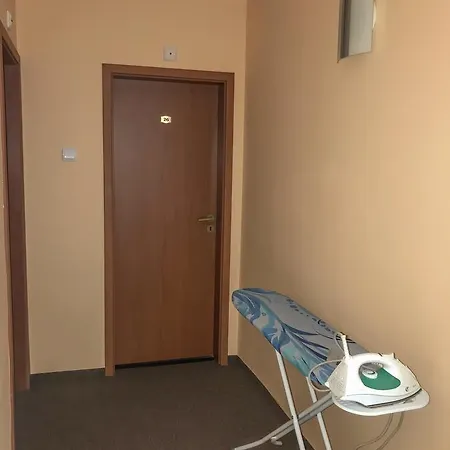 Family House Cherry 게스트하우스 네세부르