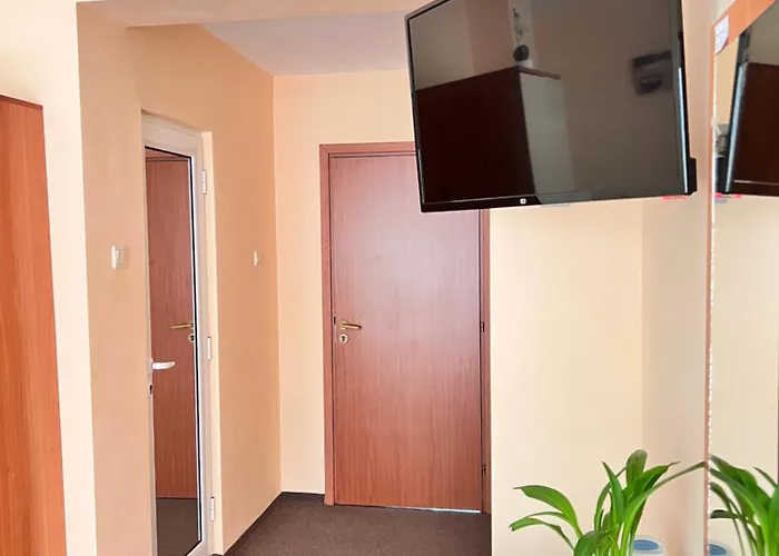 Family House Cherry Къща за гости