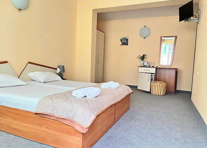 Къща за гости Family House Cherry