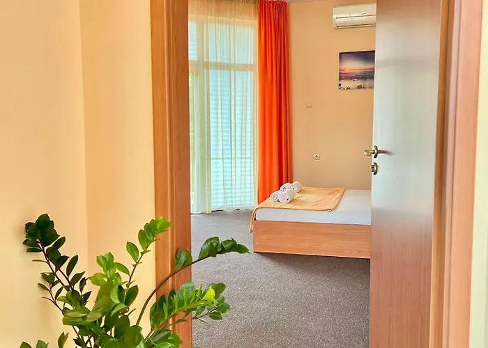 Family House Cherry Несебър