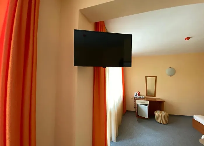 Family House Cherry Несебър